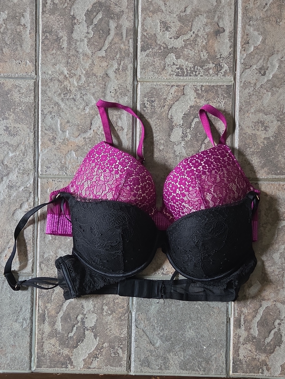 2 Women’s Lace Push-Up Bras - Black & Magenta